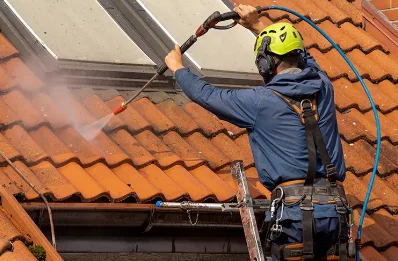 Démoussage et hydrofuge de toiture à Yèbles